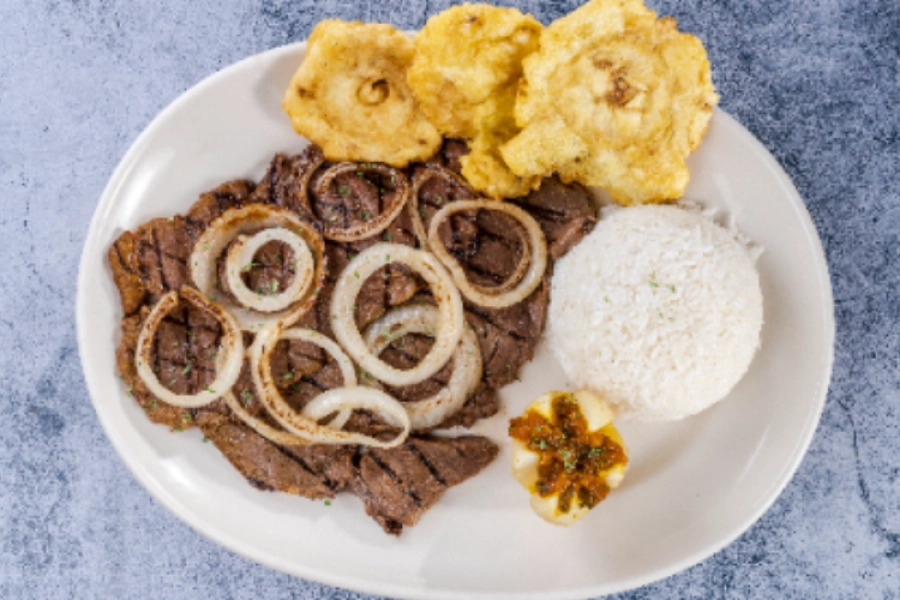 Carne Encebollada 