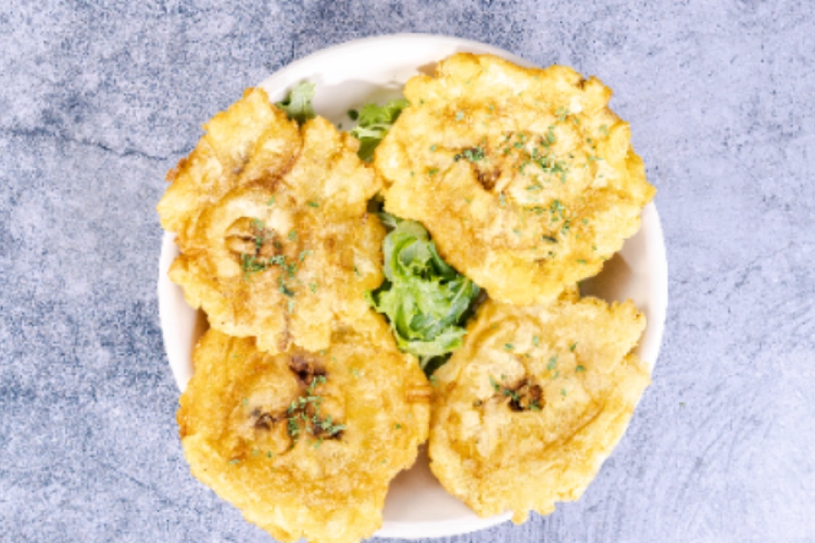 Tostones/ Fried Green Plantains 