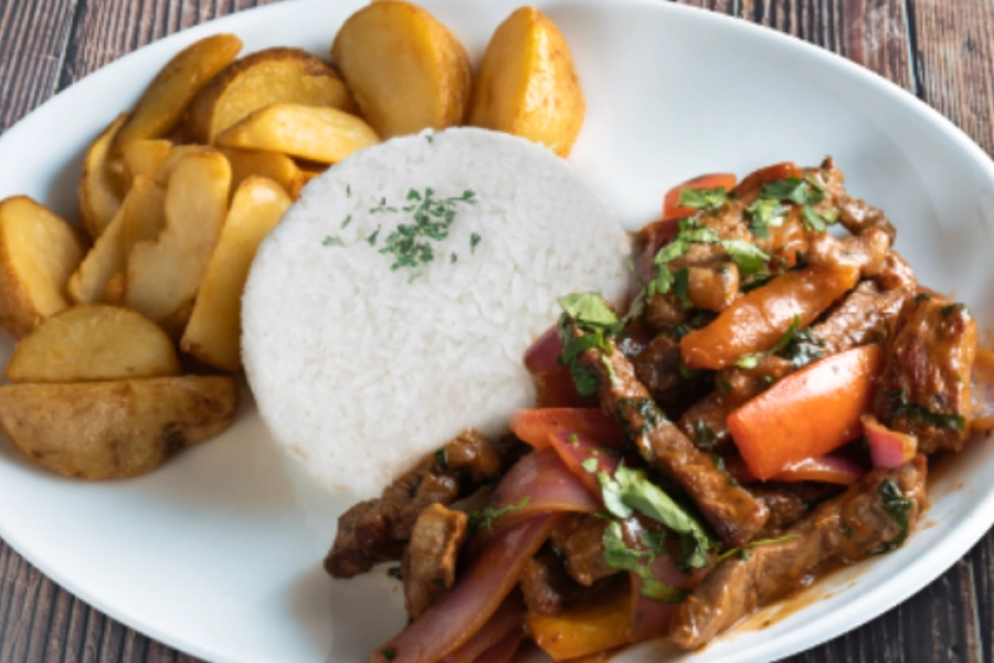 Lomo Saltado 