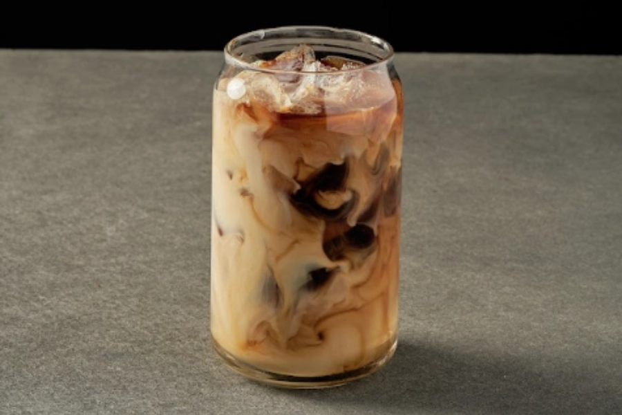Iced coffee with milk 
