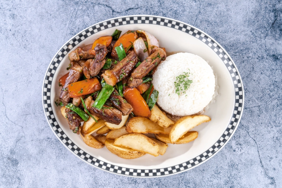 Lomo Saltado 