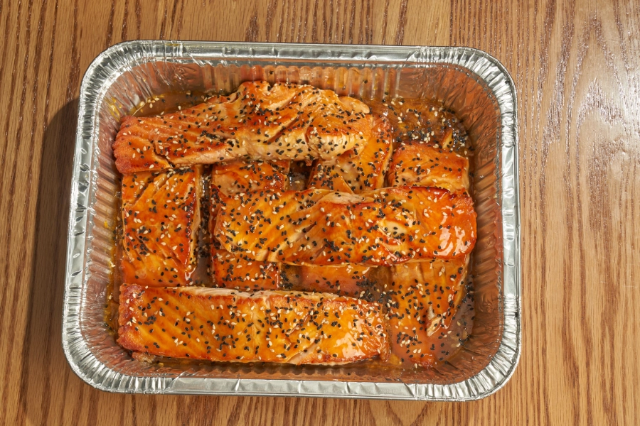 SALMÓN GLASEADO CATERING